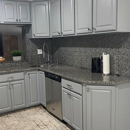 3rd image of 8042 Riverview St