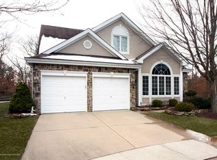 8 Sunningdale Ct, Jackson, NJ 08527