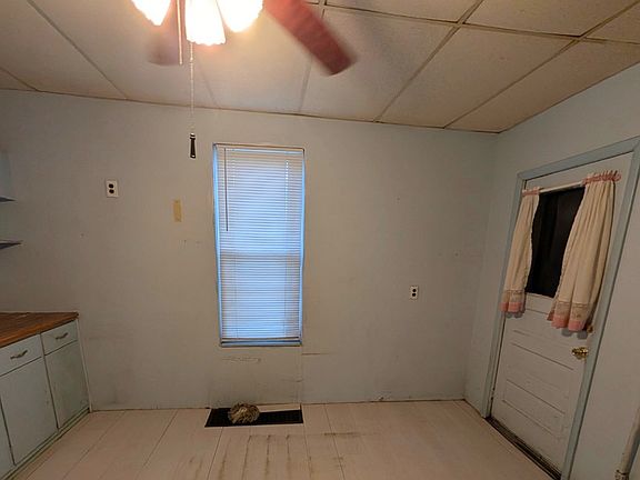 3rd image of 1831 S Livingston St