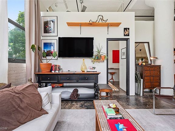 4th image of 8205 Franklin Blvd APT 5