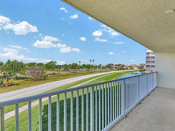 2nd image of 732 Bayside Dr Unit 201