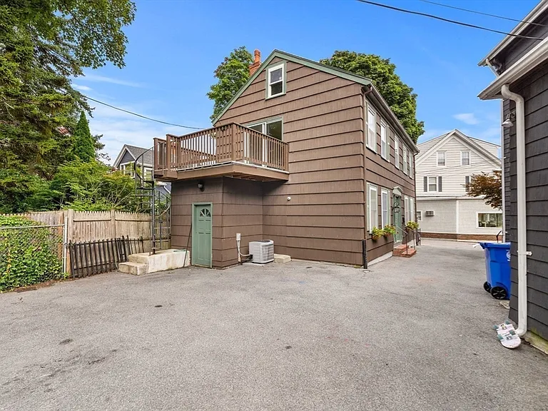 6 Blaney St #2 — Photo 25