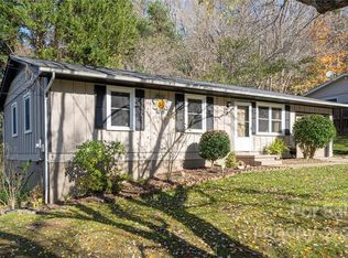 2 Eastcrest Dr, Fairview, NC 28730