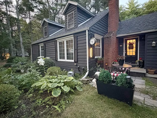 44 Climax Rd, Simsbury, CT 06070