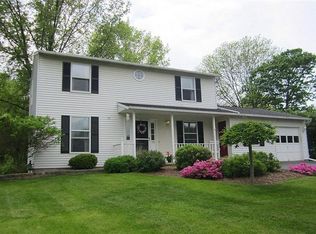 78 Windebank Ln, Minoa, NY 13116