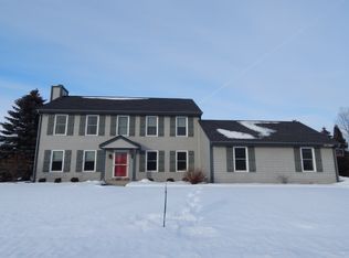 N106W16220 Old Farm Rd, Germantown, WI 53022