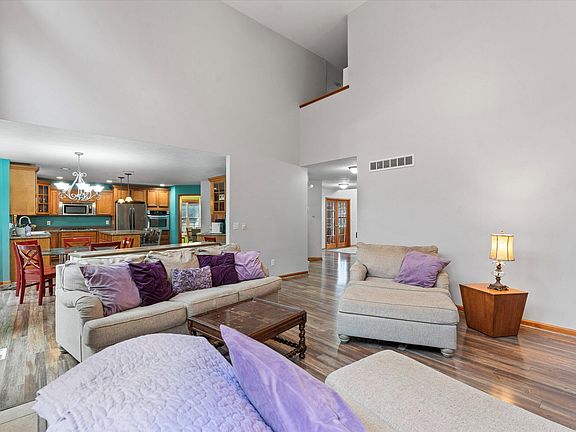 4th image of 66157 Meadow View Ct