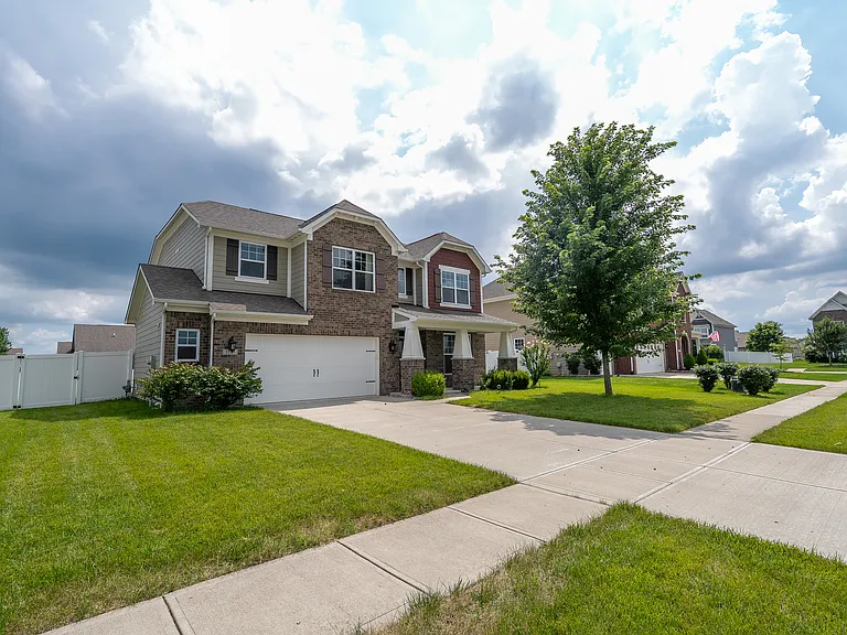 1319 Garden Terrace Ave — Photo 2