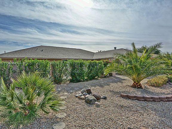 3rd image of 12519 W Flagstone Dr