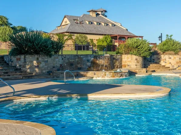 6009 Montrose Ct, Cleburne, TX 76033