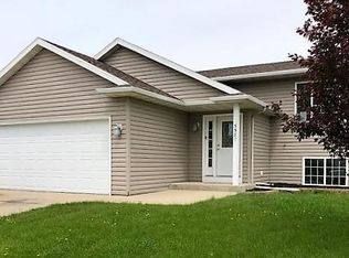 5587 Kingsbury St NW, Rochester, MN 55901