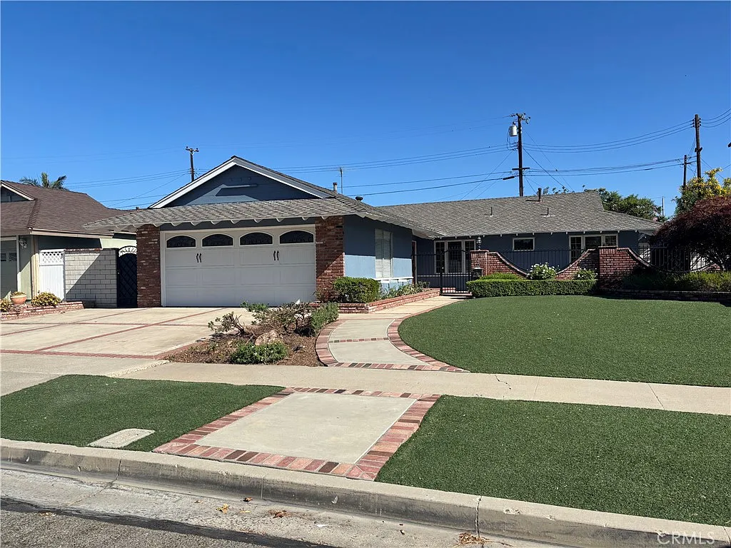 4 bed, 1700 sqft, $4,500 — Photo 1