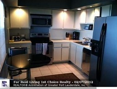4th image of 625 Oaks Dr APT 807