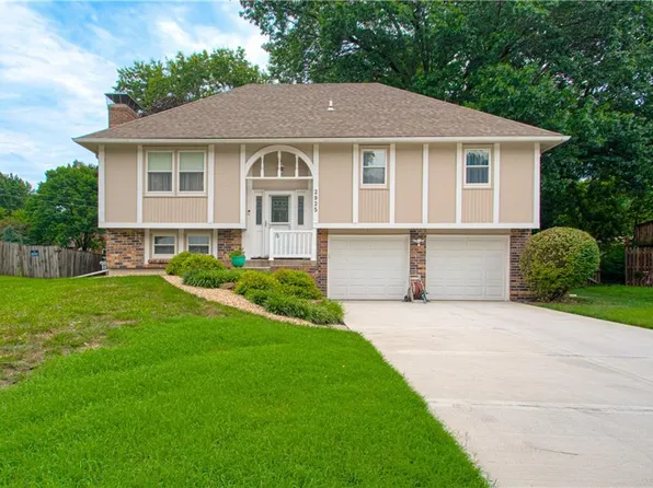 2925 Iva Dr, Independence, MO 64057