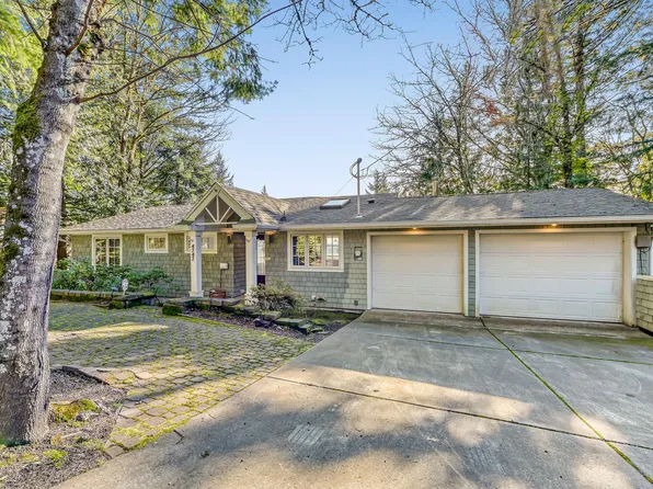 4242 SW Hewett Blvd, Portland, OR 97221