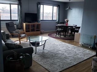 1300 S Arlington Ridge Rd APT 606, Arlington, VA 22202