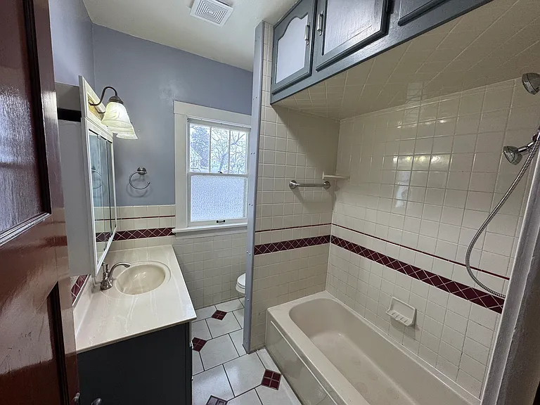 2505 Pennsylvania Ave — Photo 10