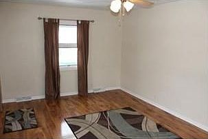 3rd image of 1036 Canterbury Dr