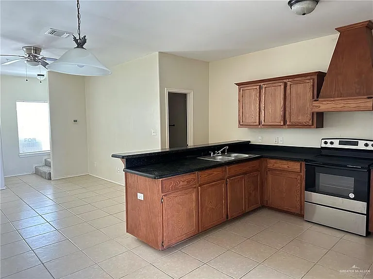 1600 W Omni Ave — Photo 5