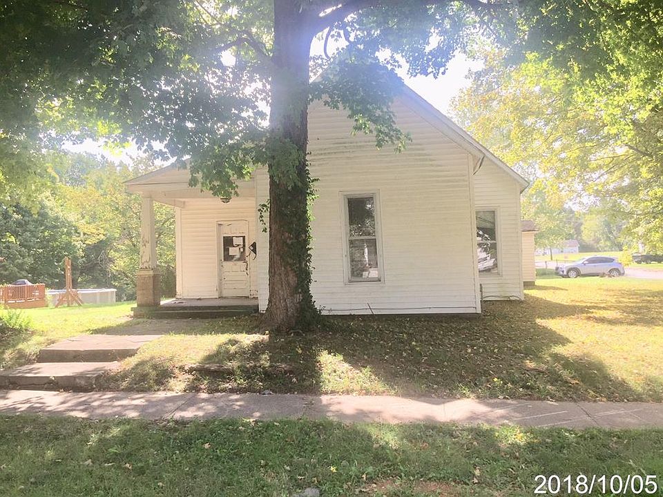 1st image of 214 W Main St