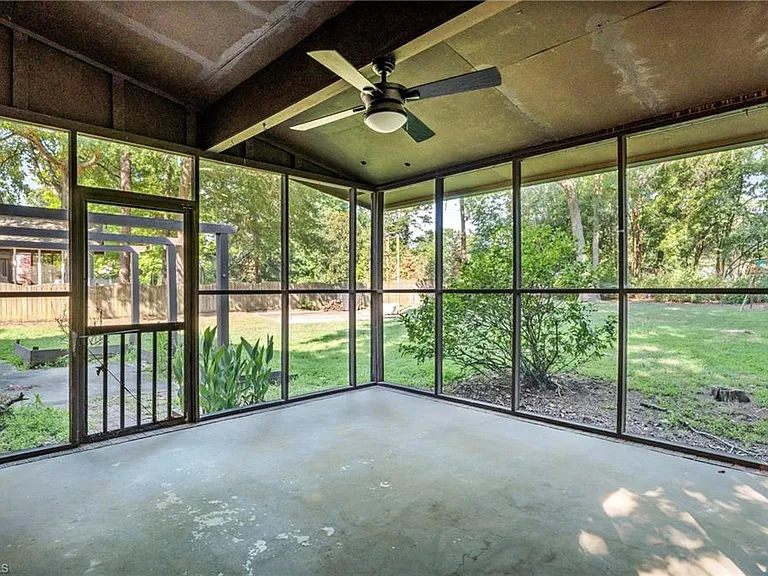 4103 Oak Hollow Dr — Photo 38