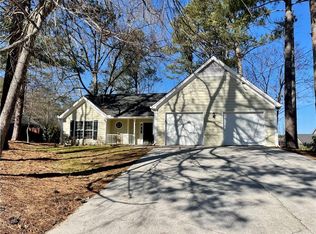 2522 Country Lake Cir, Powder Springs, GA 30127