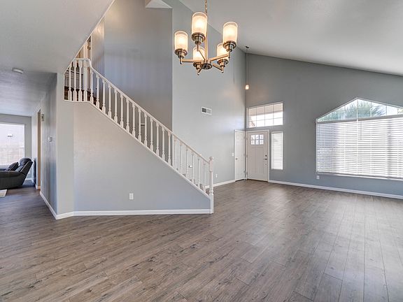 5th image of 691 N Alder Dr