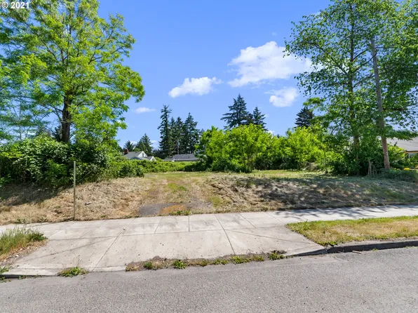 5716 SE 122nd Ave, Portland, OR 97236