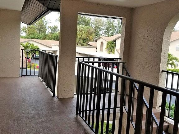 3rd image of 10021 Maddox Ln APT 202