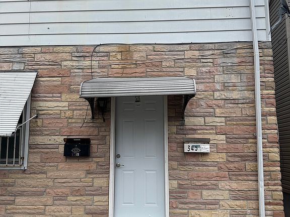 2nd image of 345 Sussex St #1