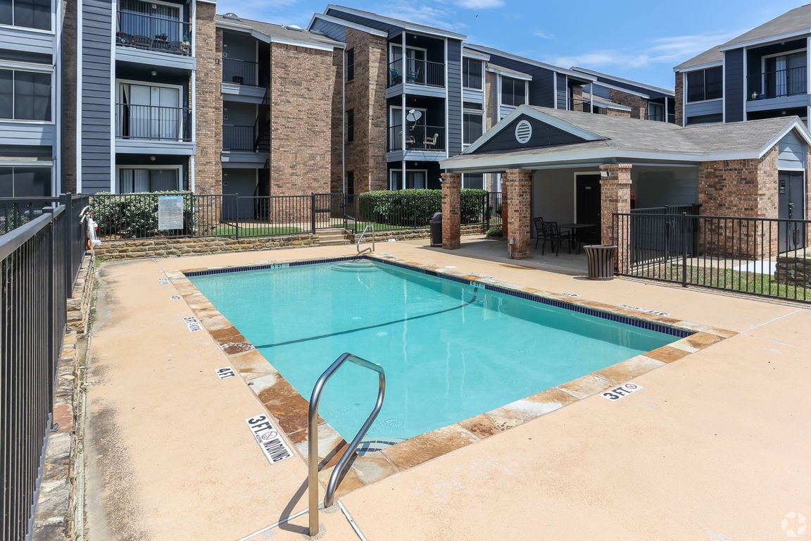 Relaxing Pool Area in Irving, TX Apartment Community
