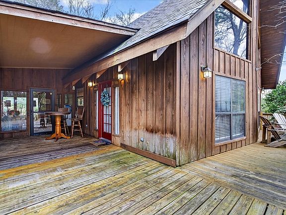 5th image of 422 Maxey Rd