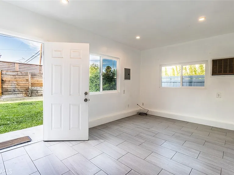 1480 S Durango Ave — Photo 58