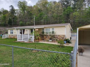 106 Meadowlark Ln, Harriman, TN 37748