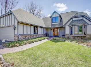 643 Cardiff Dr, Hartland, WI 53029