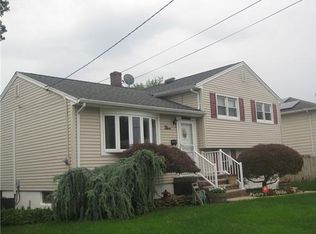 3 Charlotte St, Carteret, NJ 07008