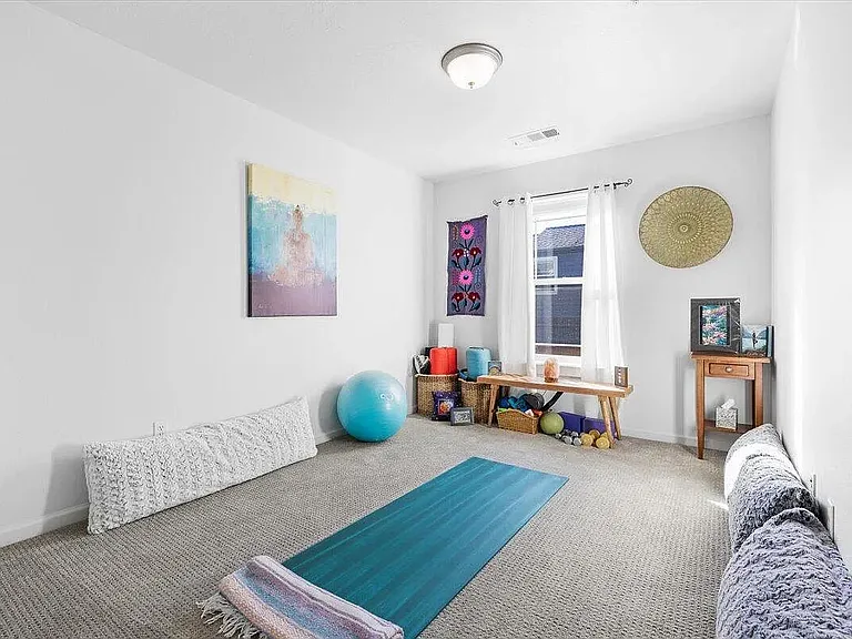 2238 Abbott Ave — Photo 10