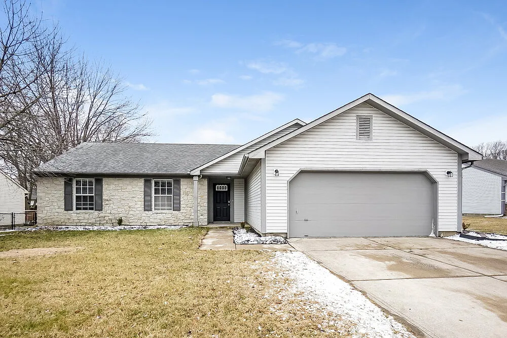 3 bed, 2.0 bath, 1425 sqft, $2,050 — Photo 1