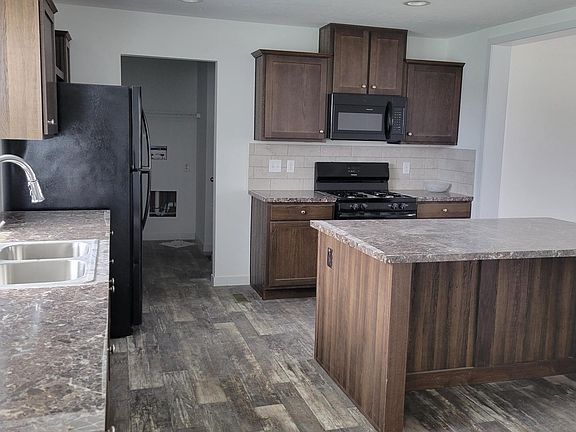 2nd image of 228 Golfview Ct #111