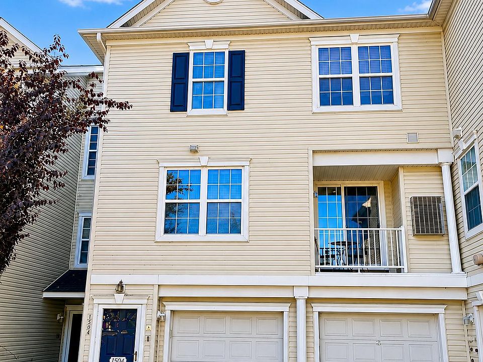 1st image of 1504 Lakeside Dr