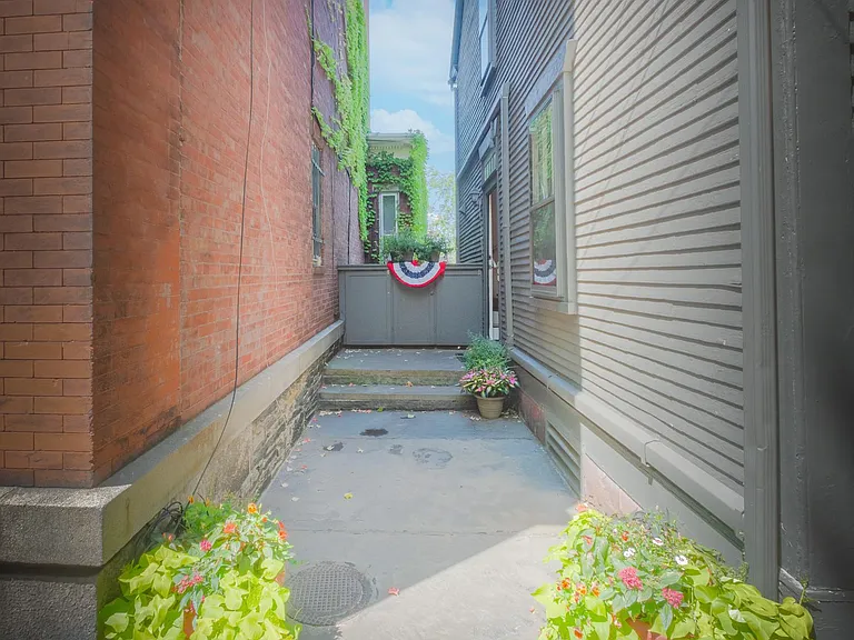 106 Benefit St — Photo 19