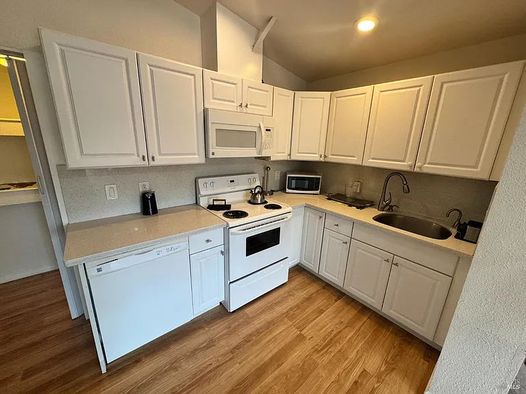 3753 Santa Rosa Ave #3753E — Photo 5