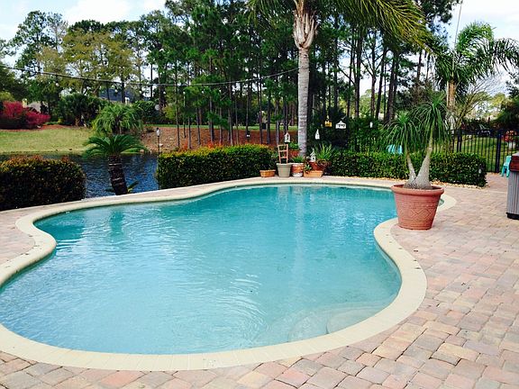 Pool With Pavers
