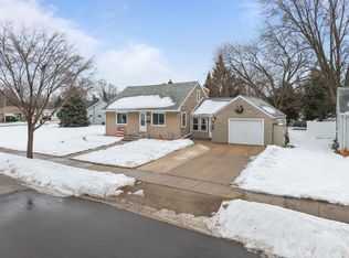 929 Harding St, Menasha, WI 54952