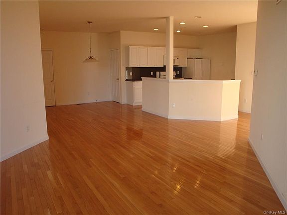 5th image of 709 Half Moon Bay Dr #709