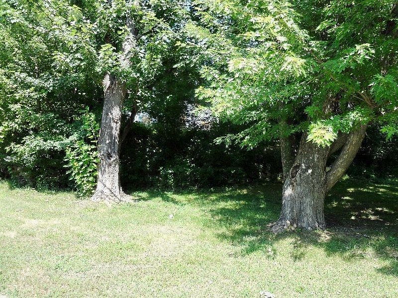 2nd image of 625 2nd Ave