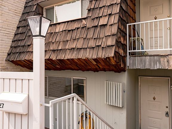 2nd image of 1818 Skyline Dr APT 27