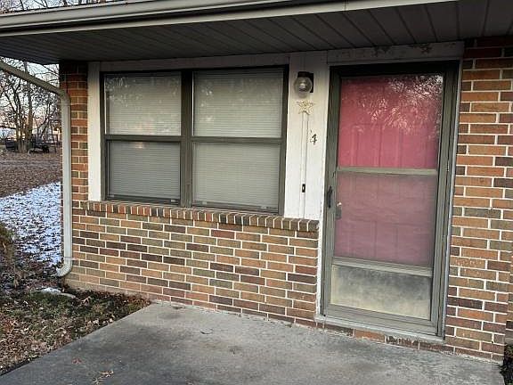 2nd image of 300 W Clay St APT 4