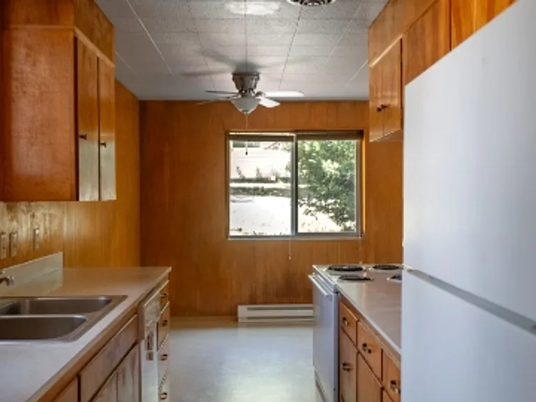 412 N Fir St — Photo 4