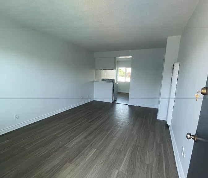 Spacious living room